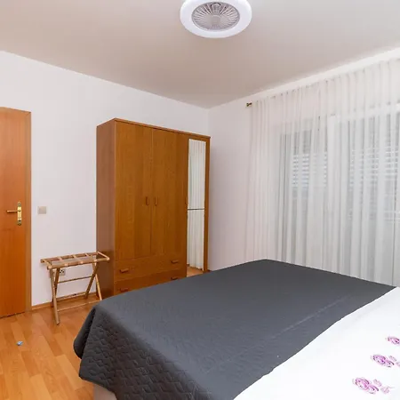 Ivan Apartman